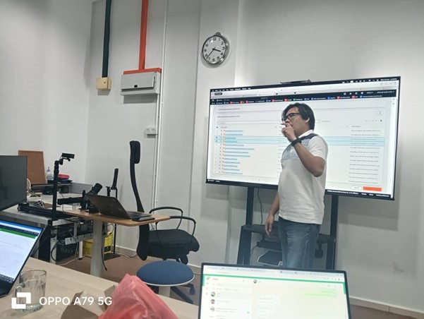 Latihan Pembangunan Platform Data Analitik Menggunakan Amazon Web Services (AWS)